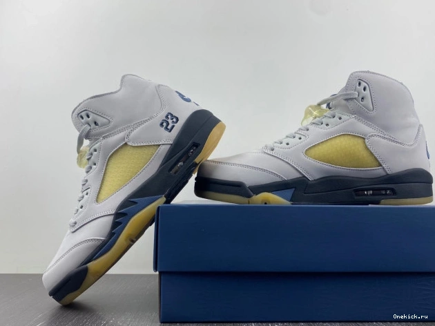One Kick Jordan Maniere Ma FZ5758-004 x WMNS Air A 5 0815